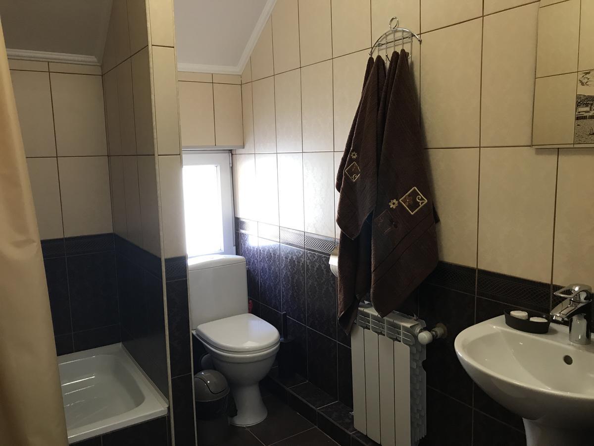 U Maksa Hotell Solochyn Eksteriør bilde