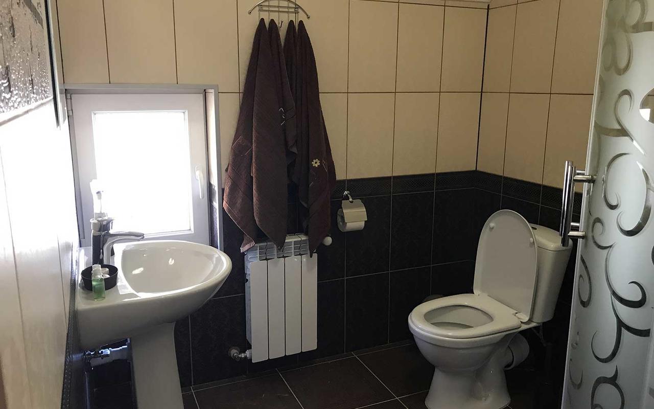 U Maksa Hotell Solochyn Eksteriør bilde