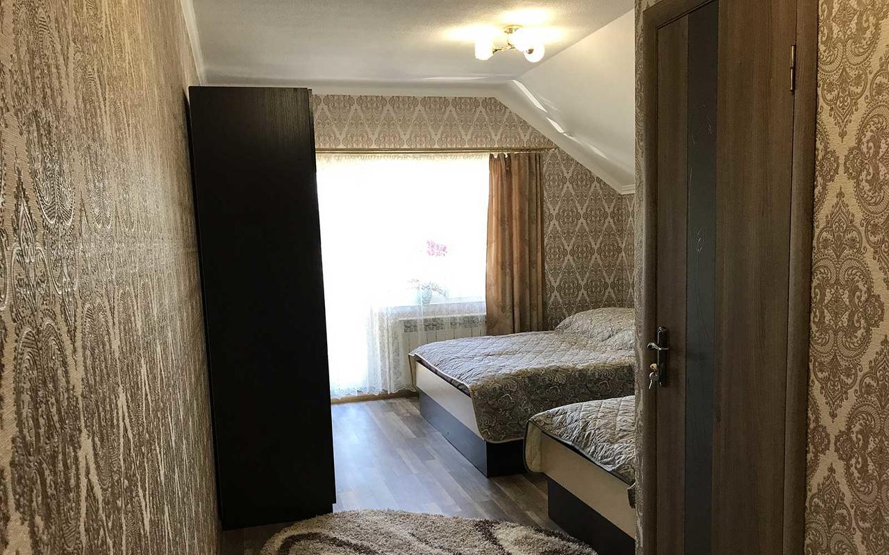 U Maksa Hotell Solochyn Eksteriør bilde